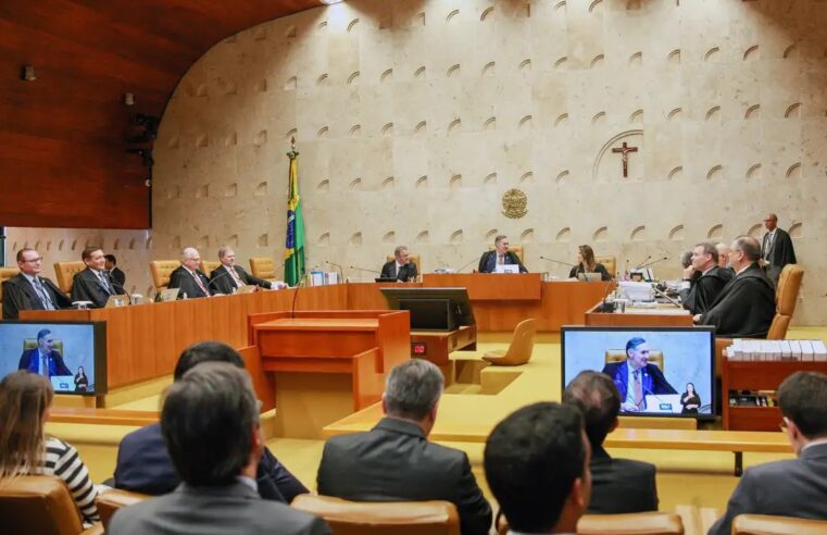STF suspende julgamento sobre responsabilização de redes por postagens