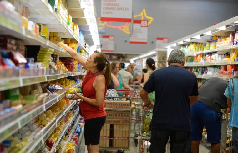 Brasil tem saldo positivo de 148,9 mil empregos com carteira assinada