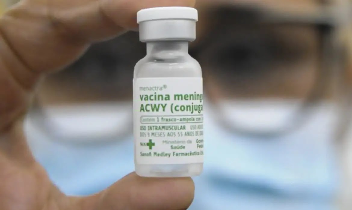 Meningite: entenda como fica vacinação com ACWY após mudança nas doses