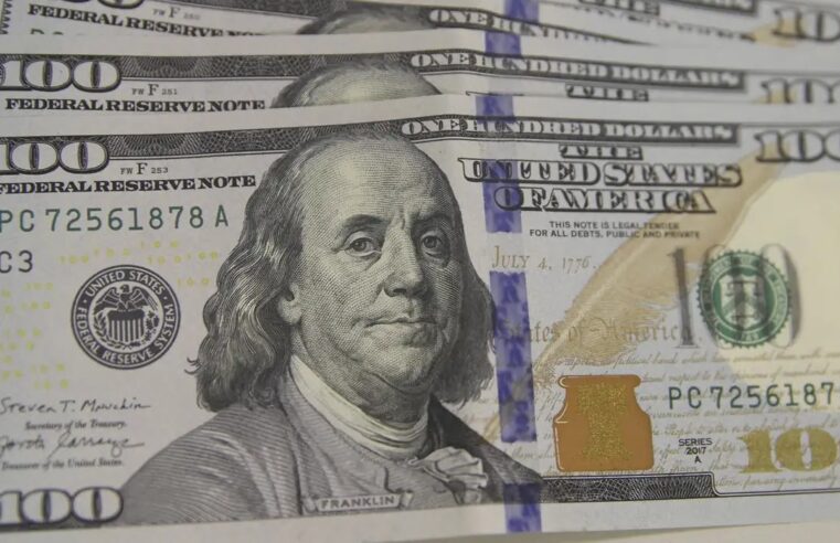 Dólar cai para R$ 5,43 e atinge menor valor desde setembro